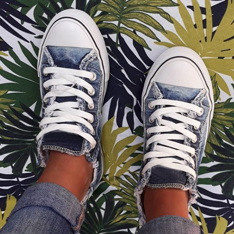 FloraWalk™ – Floral Canvas Lace-Up Sneakers 