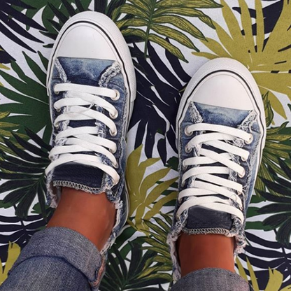 FloraWalk™ – Floral Canvas Lace-Up Sneakers 