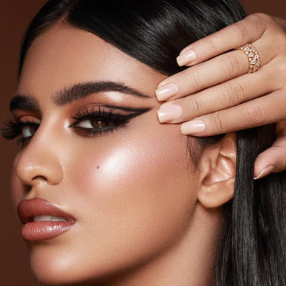 3-in-1 Lidschatten-, Eyeliner- und Wimpernaufkleber-Set für sofortigen Glamour