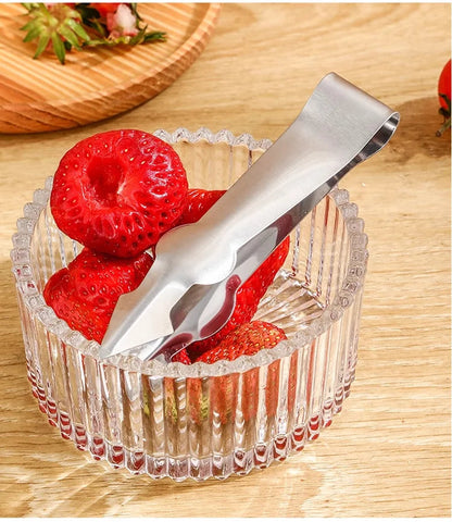 Multifunktionales Werkzeug zum Entfernen von Stielen bei Obst und Gemüse