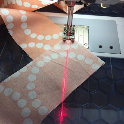 StitchLaser™ – Präzisionstechnik für perfekte Näharbeiten