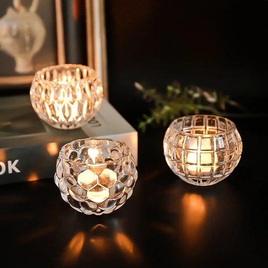 Eleganter Kerzenhalter aus wellenstrukturiertem Glas