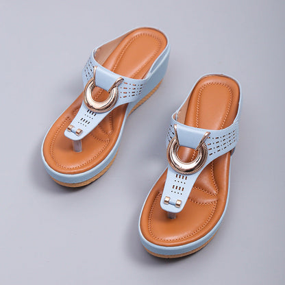 Soléra™ – Fashionable wedge sandals