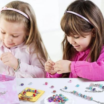 CharmCrafters – Kreativität und Selbstvertrauen mit personalisierten Armbändern steigern