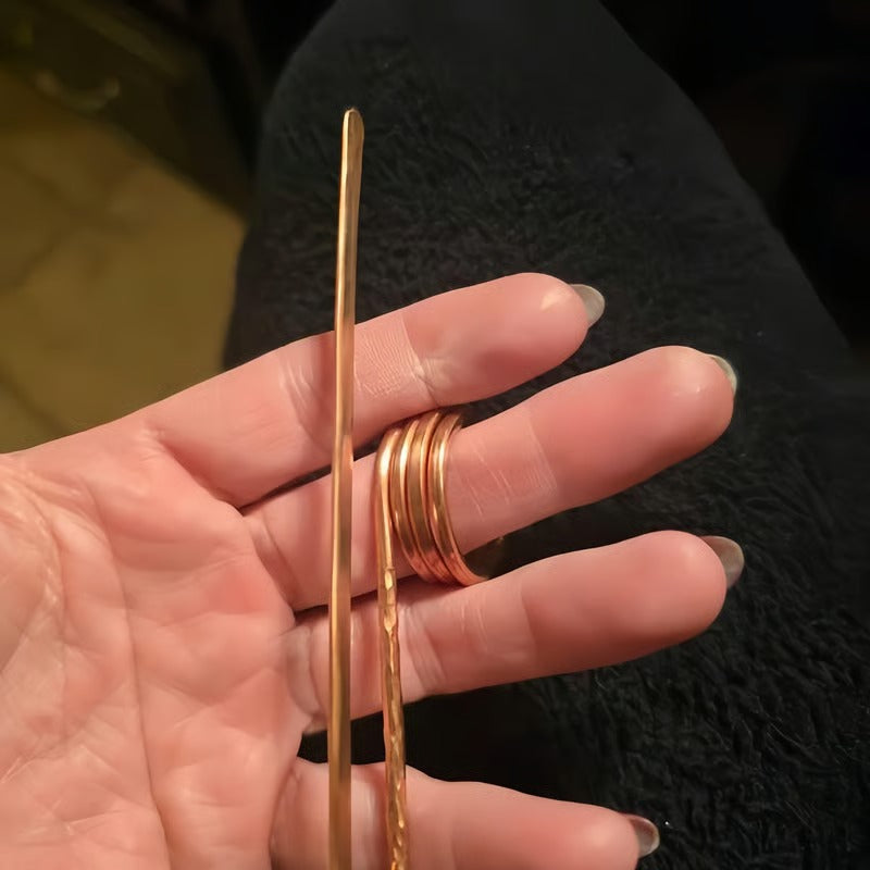 Minimalistisches Lesezeichen aus Metall in Ringform für stilvolles Lesen