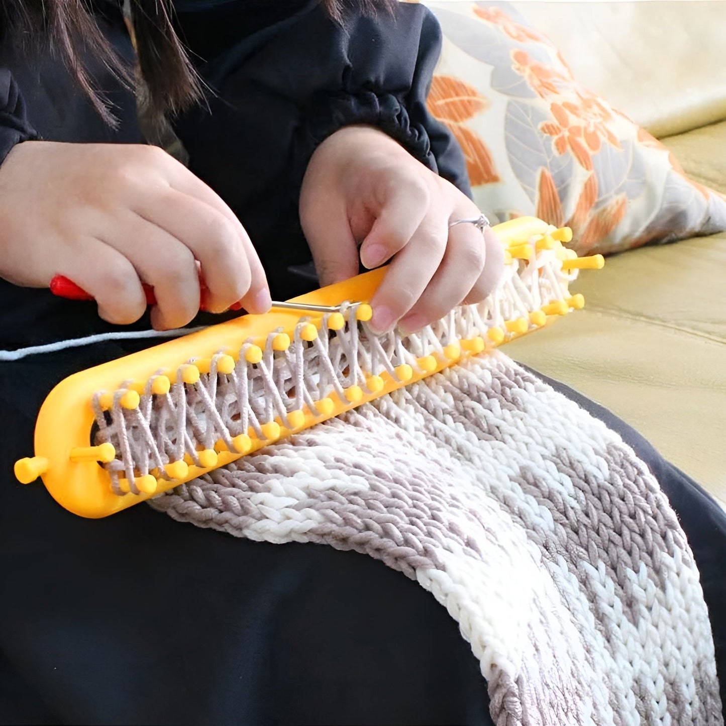 KnitEase™ – Nadelarmes Strickwerkzeug für einfaches Basteln