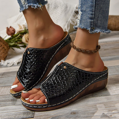 CrocoStep™ – Stylish &amp; Comfortable Slippers 