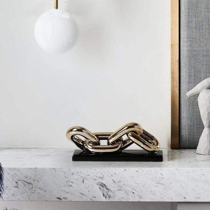 Moderne minimalistische Metallkettendekoration zum Aufhängen an der Wand