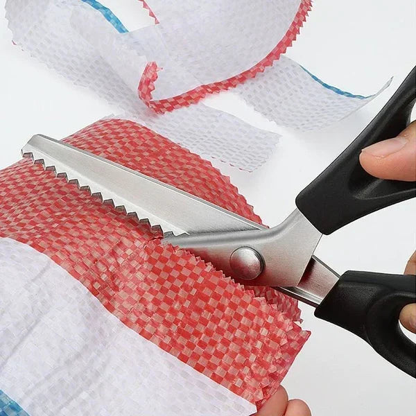 SilkySnipper™ | Scissors with a thick, sharp tip!
