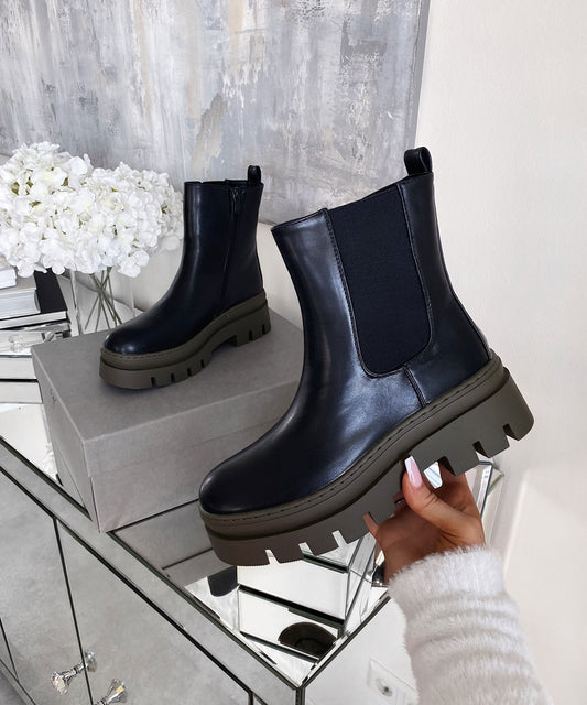 Quinett™ | Nora Short Khaki Boots
