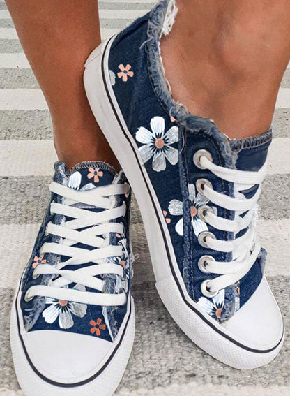FloraWalk™ – Floral Canvas Lace-Up Sneakers 