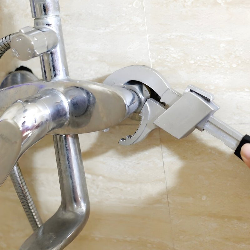 PlumbEase™ | The perfect plumbing wrench for DIYers