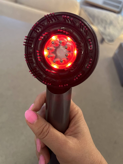 RedWave™ – Massaging Scalp Brush 