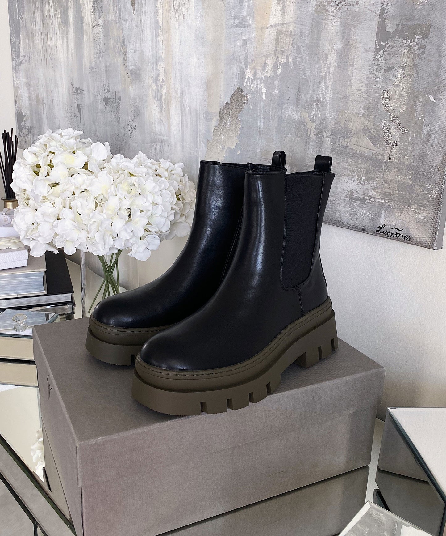 Quinett™ | Nora Short Khaki Boots